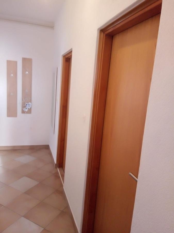 Studio Apartman Kika Otocsán Kültér fotó