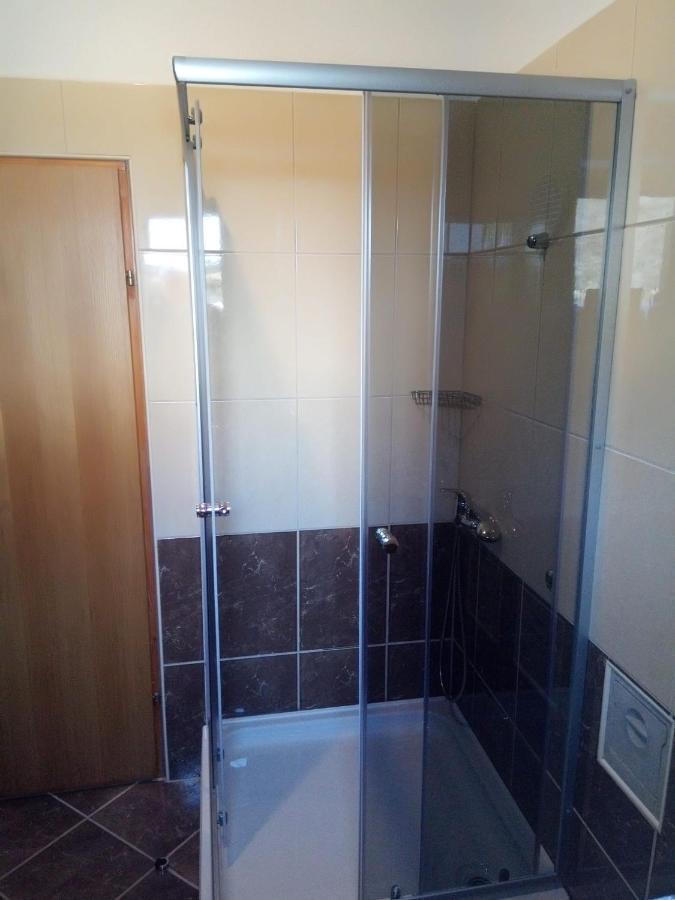 Studio Apartman Kika Otocsán Kültér fotó