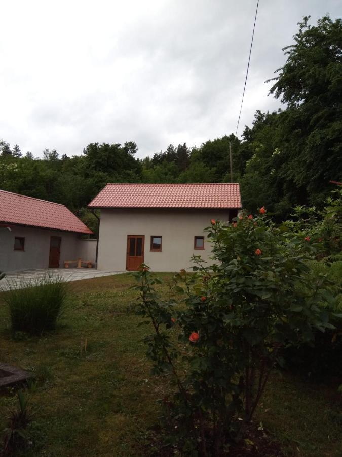 Studio Apartman Kika Otocsán Kültér fotó