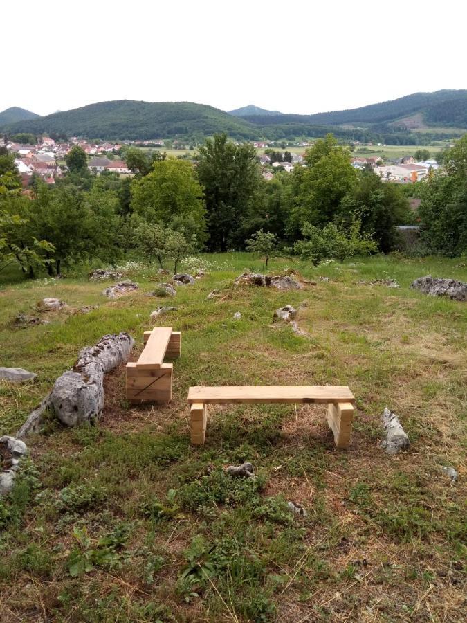 Studio Apartman Kika Otocsán Kültér fotó